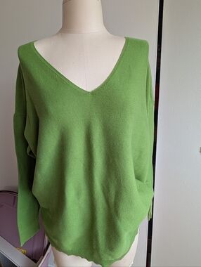 Women's V-Neck Lightweight Green Sweater - Relaxed Fit